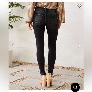 Signature Mid-Rise Ankle Skinny Jean
KANCAN